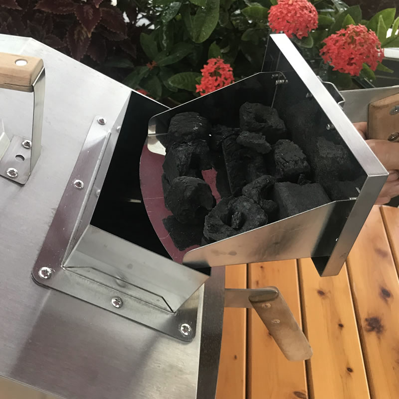 Portable Wood-Fired Outdoor Pizza Oven Rear Heating