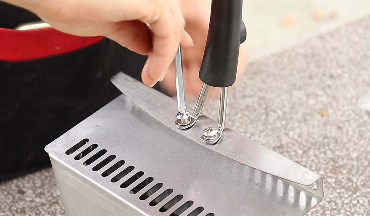 How to Install the Multi-fuel Pizza Oven (7) How to Install the Multi-fuel Pizza Oven (7)